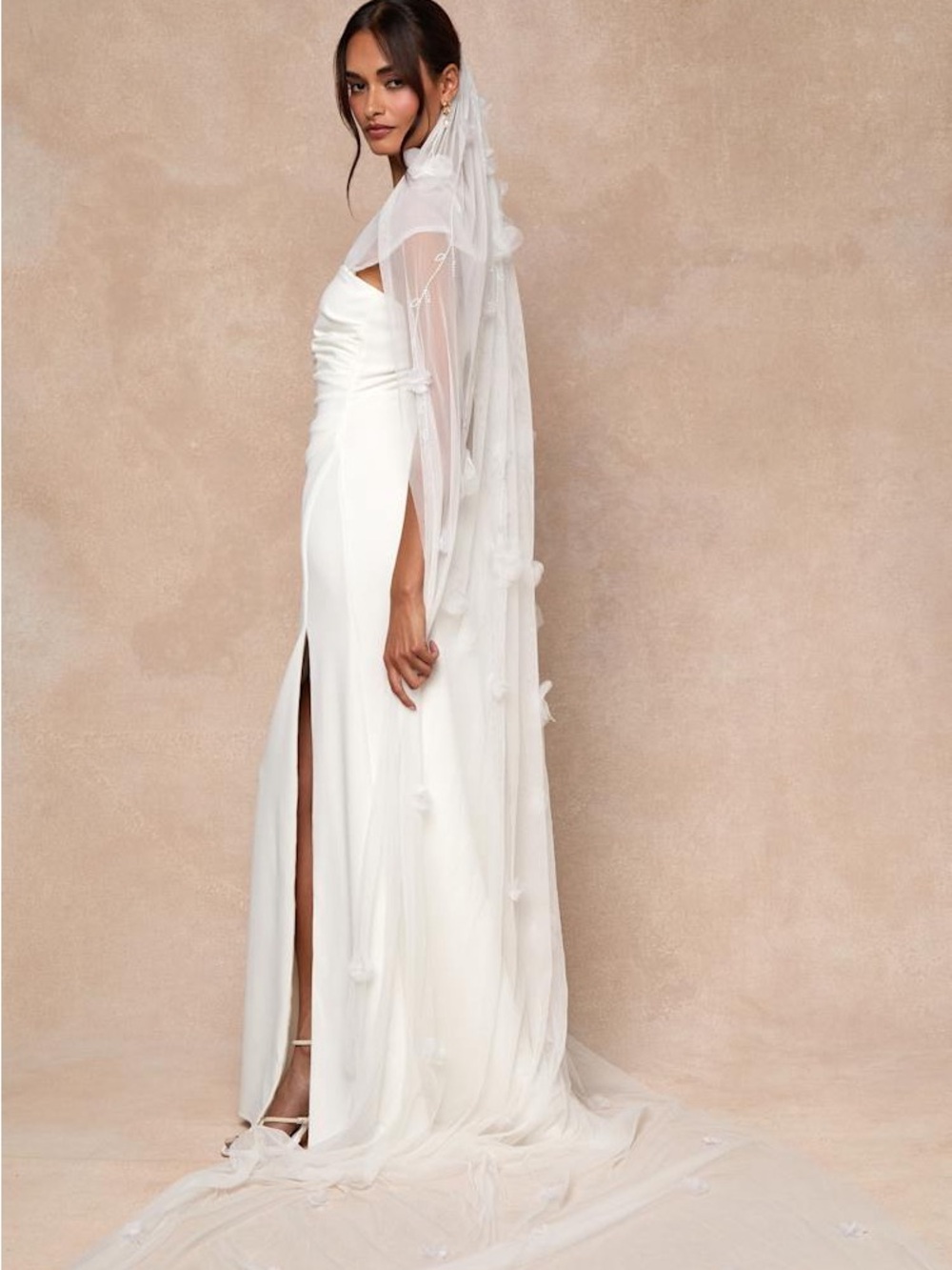 Lulus Alison White Mesh Floral Appliqué Cathedral Veil